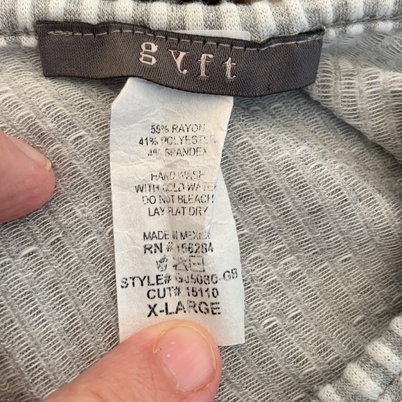 Gyft gray white stripe top - Picture 5 of 5
